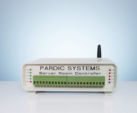 دستگاه کنترل و مانیتورینگ اتاق سرور